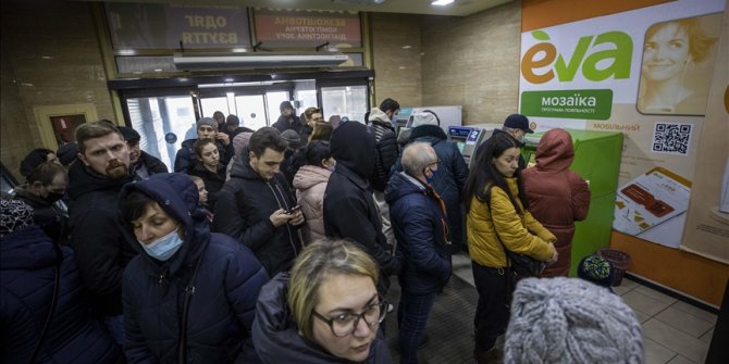 Ukrayna'da nakit para çekimine sınırlama getirildi