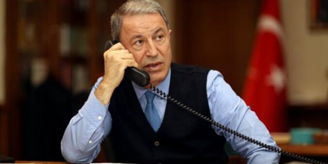 Bakan Akar, İngiliz mevkidaşı Wallace ile görüştü