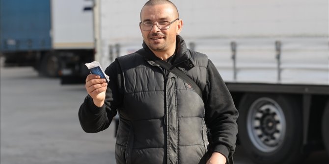 Türkiye'deki Ukraynalı tır şoförü cepheye gitmek için ülkesine hareket etti