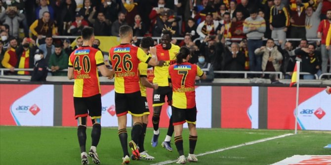 Göztepe'de sıcak saatler! Görüşmeler başladı