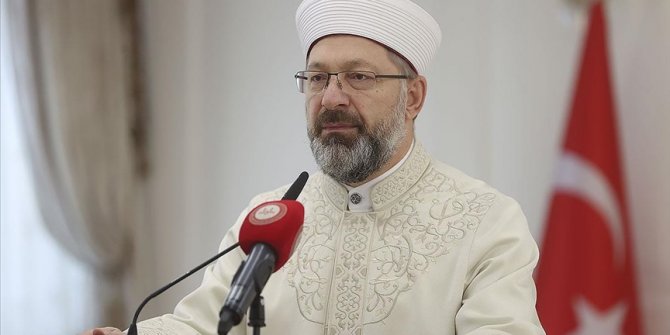 Erbaş: İnsani değerlerin örselendiği günümüzde insanlığın yeniden dirilişi için Miraç Gecesi büyük bir imkandır