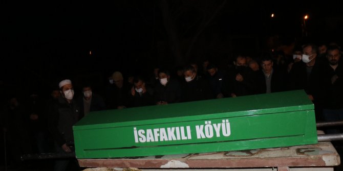 İki çocuğuyla gazdan zehirlenen anne toprağa verildi