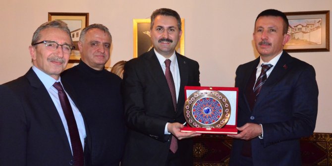 Kabakçı Konağı sohbetlerinin Şubat ayı konuğu Tokat Belediye Başkanı Eroğlu oldu