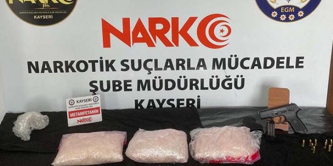 Takiple durdurulan otomobilden 750 bin TL'lik uyuşturucu çıktı