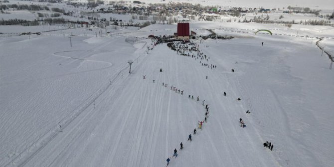 Ovacık'ta ilk kar festivali; 3 bin kişi katıldı