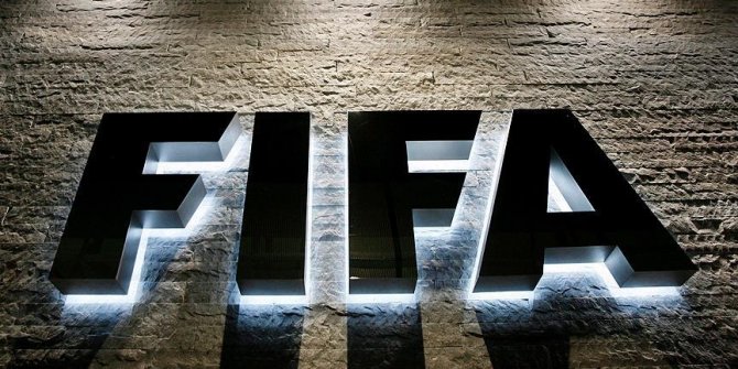 FIFA: Rusya'da maç oynanmayacak, karşılaşmalarda Rusya bayrağı ve marşı kullanılmayacak