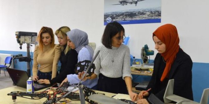 5 kadın mühendis adayı, 6 saat uçabilen görünmez İHA tasarladı