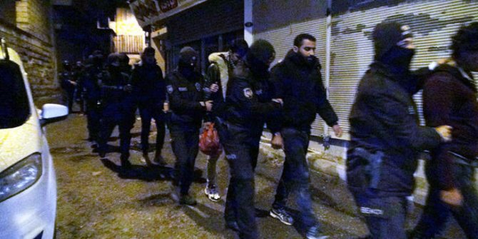 Kilis'te 17 kaçak göçmen yakalandı