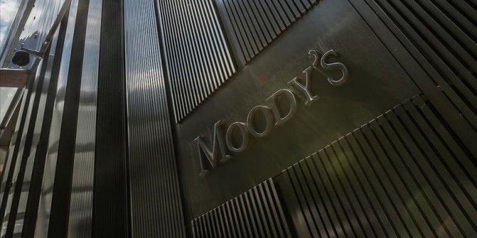 Moody's Rusya'nın kredi notunu düşürdü