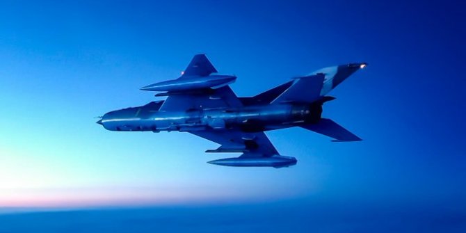 NATO üyesi Romanya'nın savaş uçağı düştü!