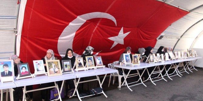 Evlat nöbetindeki anne: 8 yıl bekledim, 9'uncu yılda inşallah gelirsin