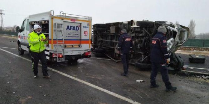 Kırşehir'de TIR ile kamyonet çarpıştı: 1 ölü, 1 yaralı