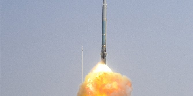 Hindistan menzili artırılan süpersonik BrahMos seyir füzesini test etti