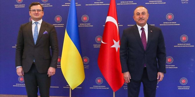 Dışişleri Bakanı Çavuşoğlu, Ukraynalı mevkidaşı Kuleba ile telefonda görüştü