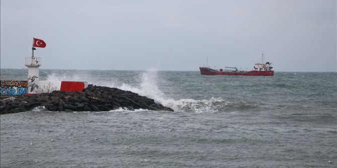 Marmara Denizi'nde ulaşıma poyraz engeli
