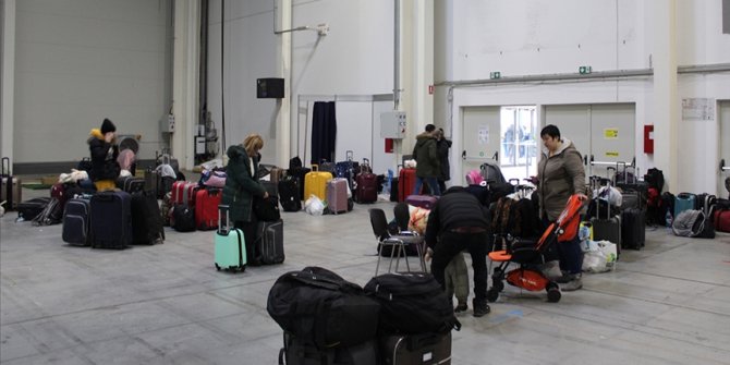 Ukrayna'dan 204 Türk vatandaşı daha tahliye edildi