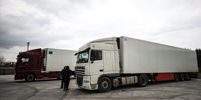 Türkiye'den gönderilen insani yardım malzemeleri Ukrayna'da
