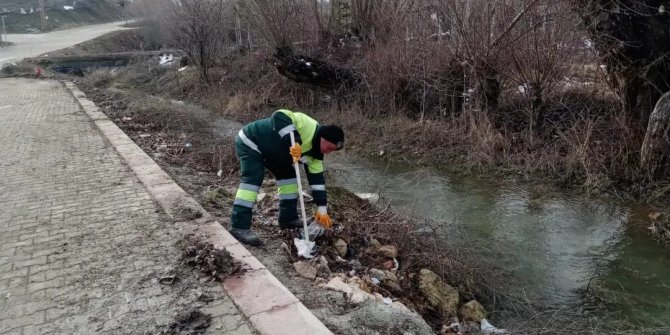 Keçiören Belediyesi temizlik ekipleri, mesire alanlarında temizlik çalışması yaptı