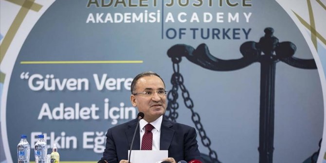 Adalet Bakanı Bozdağ, kadın hakim ve savcı adaylarıyla buluştu