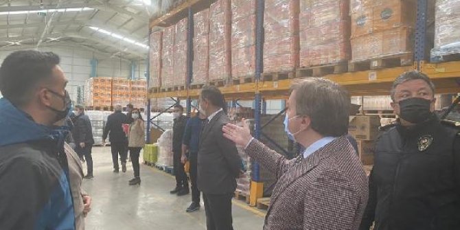 Aksaray Valisi Aydoğdu, market ve depolarda sıvı yağ denetimi yaptı