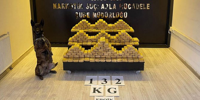 Depoya gizlenen 132 kilo eroini 'Ayzek' buldu