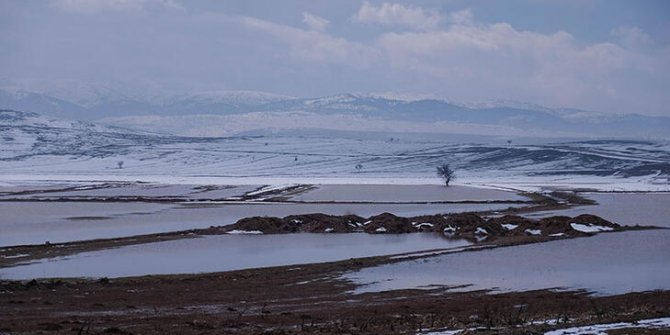 Kuraklık sıkıntısı çeken Konya Ovası'nı su bastı
