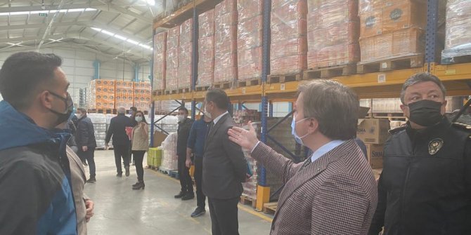 Aksaray Valisi Aydoğdu, market ve depolarda sıvı yağ denetimi yaptı