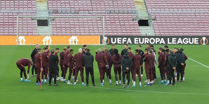 Galatasaray 20 yıl sonra Nou Camp Stadı'na çıktı