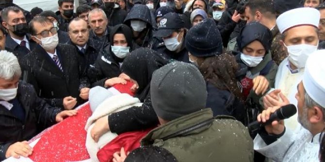 Bakan Soylu ve Dönmez'den şehit ailesine taziye ziyareti