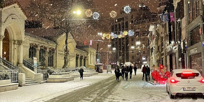 İstanbul’da kar yağışı etkisini sürdürüyor