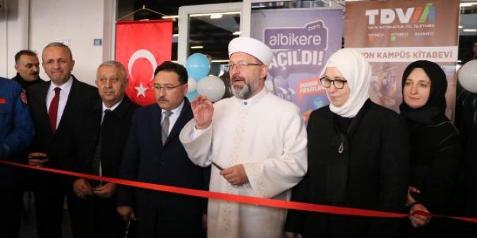 Erbaş, Türkiye'nin en büyük 'Kitap Kahve' işletmesini açtı