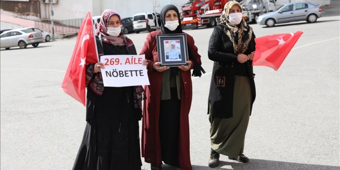 Diyarbakır annelerinin oturma eylemine bir aile daha katıldı
