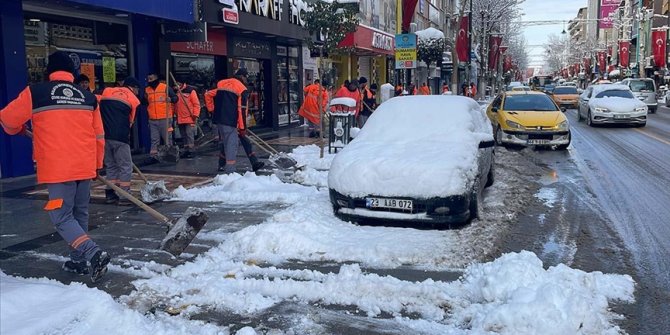 Malatya, Kahramanmaraş ve Adıyaman'da karla mücadele devam ediyor