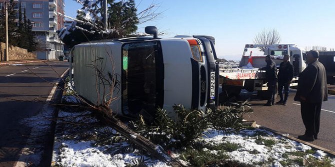 Gaziantep'te yolcu minibüsü devrildi: 7 yaralı
