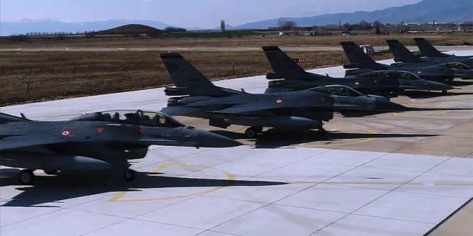 MSB'den savaş uçaklarının uçuşa hazırlık görüntüleri paylaşımı