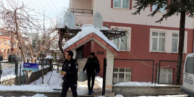 Temizlediği tüfeği ateş alınca karnından vuruldu