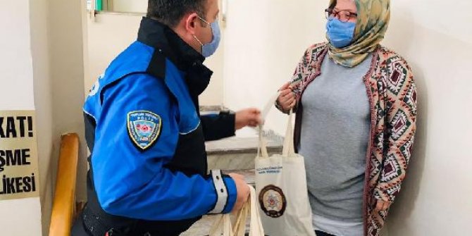 İstanbul Polisi, sağlık çalışanlarının Tıp Bayramı'nı kutladı