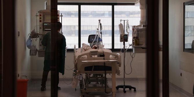 Ukrayna'da trafik kazası geçiren Türk vatandaşı ambulans uçakla İstanbul'a getirildi