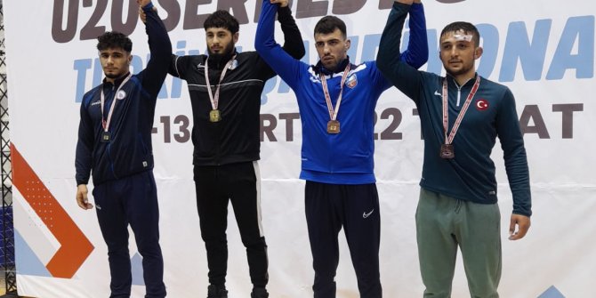 Çankırı Belediyespor Kulübü Güreş Takımı sporcusu Burak Özgen, Türkiye 3.sü oldu