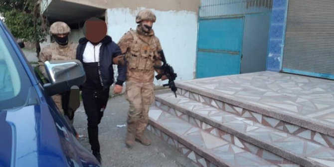 DEAŞ'ın 'savaşçı' kadrosundaki 3 Suriyeli yakalandı