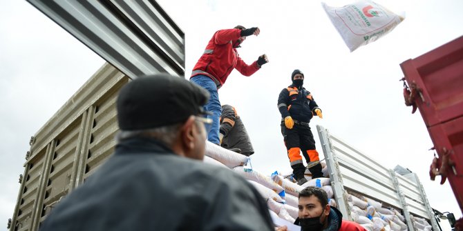 Altındağ Belediyesi, çiftçilere sertifikalı nohut tohumu dağıttı