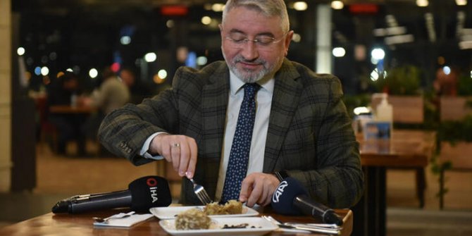 Çorum Belediye Başkanı'ndan Zelenskiy, Putin ve Miçotakis’e ‘leblebi helvası’ daveti