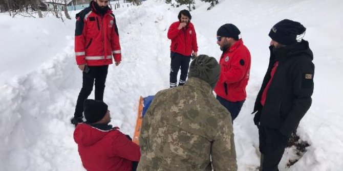 Yaylaya telefon vericilerinin bakımı için çıktı, donmaktan kurtarıldı