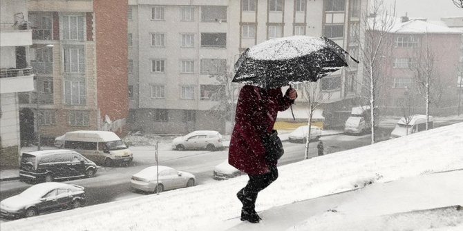 İstanbul'un bazı ilçelerinde kar etkili oluyor