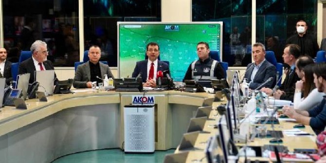 İBB Başkanı İmamoğlu AKOM'da kar önlemlerine ilişkin konuştu