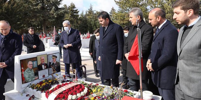 Bakan Kurum'dan Cebeci Askeri Şehitliği'ni ziyaret