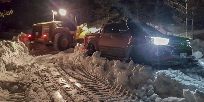 Başkentte kar nedeniyle mahsur kalan aile 10 saat sonra kurtarıldı