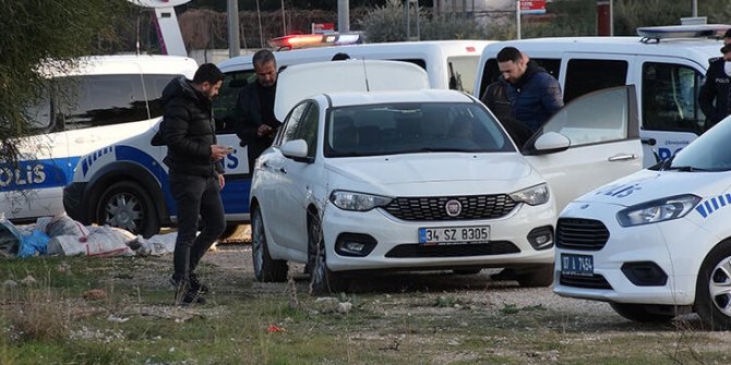 4 gündür park halinde olan otomobilin bagajında ceset bulundu