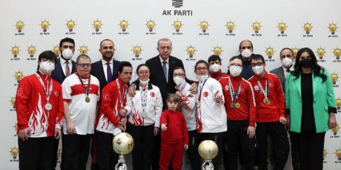Cumhurbaşkanı Erdoğan, özel gereksinimli sporcularla bir araya geldi