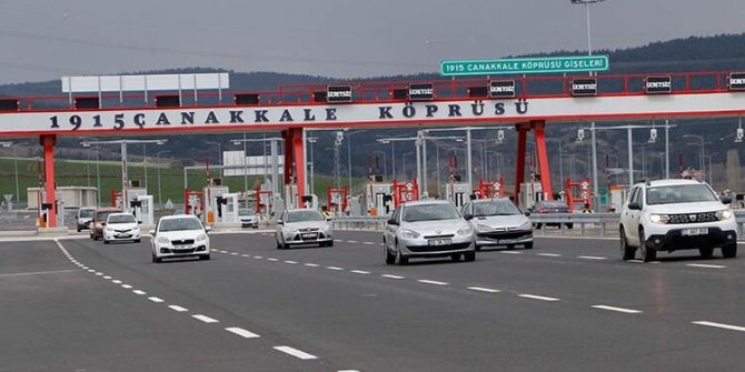 15 saat feribot bekliyorlardı, köprüden 5 dakikada geçiliyor